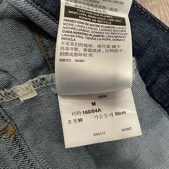 Levi Strauss Jean Jacket - Picture 2 of 3